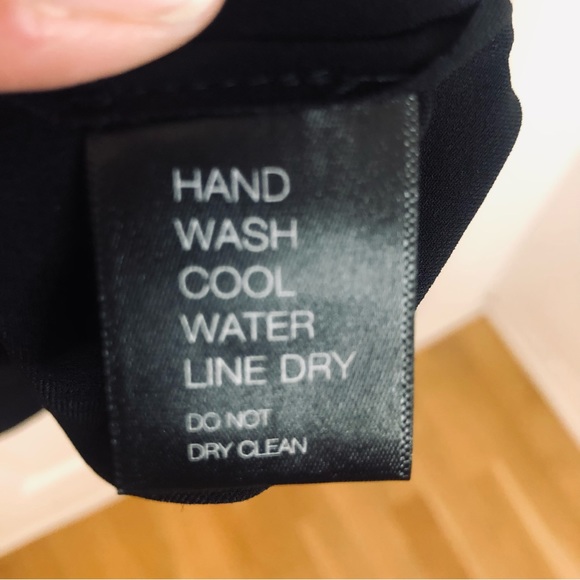 NWT New Norma Kamali Long Sleeve Modern Side Drape Dress XS Black Revolve - Picture 13 of 13